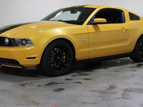 Used 2011 Ford Mustang GT RWD image 24