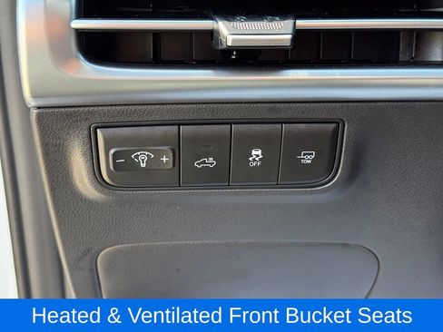 Used 2025 Hyundai Santa Cruz Limited AWD/4WD image 23