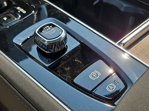 New 2026 Volvo XC90 B5 Core AWD/4WD image 19