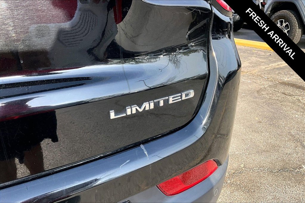 Used 2018 Jeep Compass Limited AWD/4WD image 23