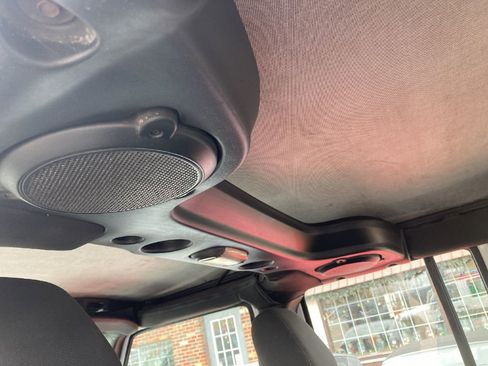 Used 2012 Jeep Wrangler Unlimited Sport image 13