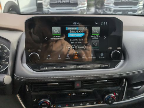 Used 2023 Nissan Rogue SL w/ SL Premium Package image 21