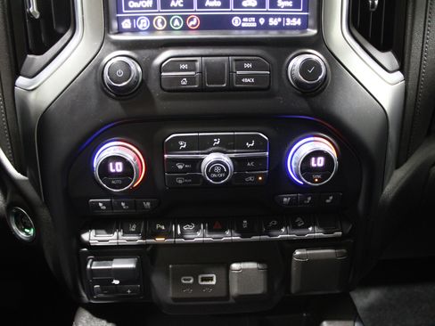 Used 2022 Chevrolet Silverado 2500 LTZ w/ LTZ Plus Package image 22