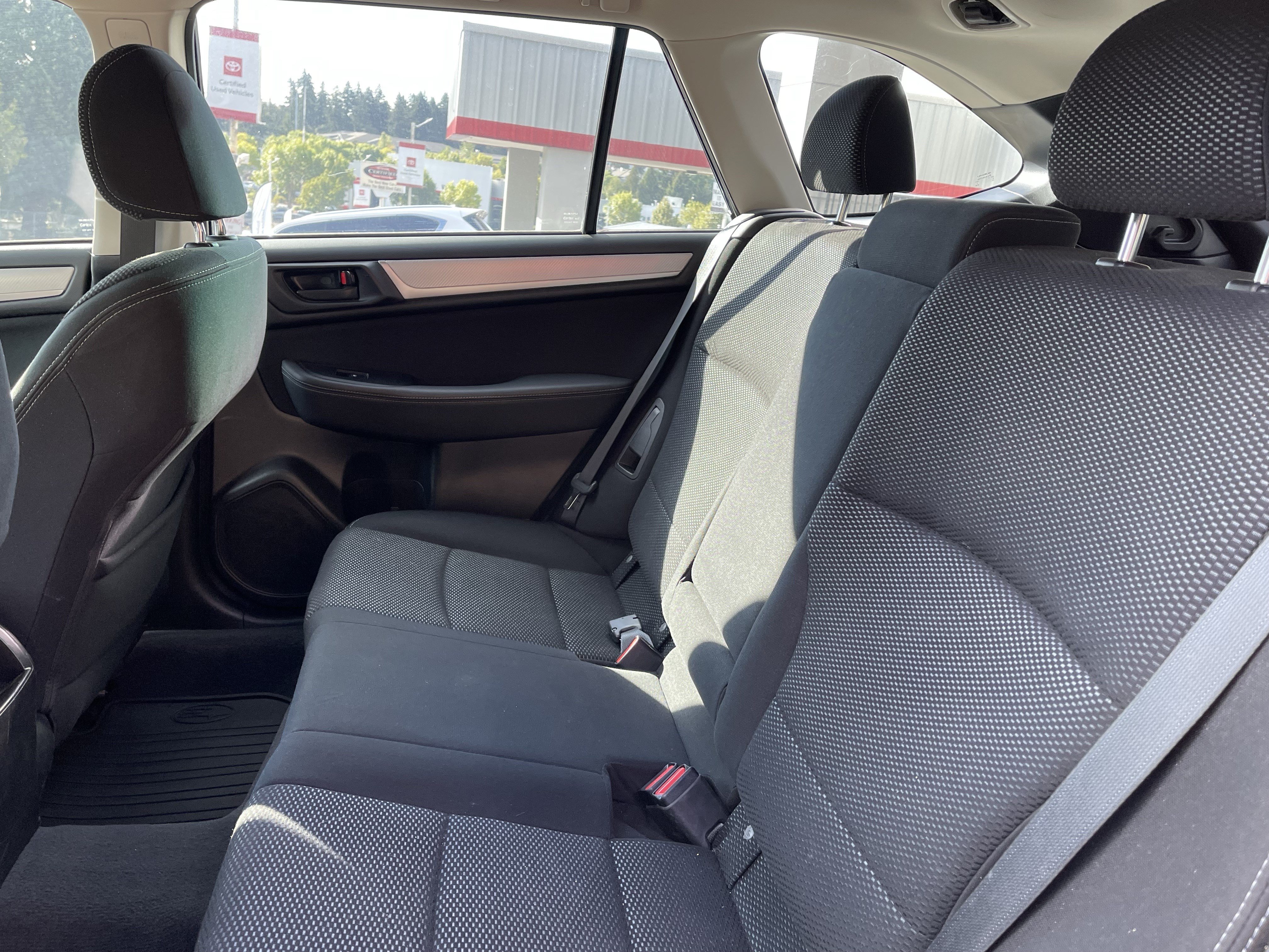 Used 2019 Subaru Outback 2.5i AWD/4WD image 13
