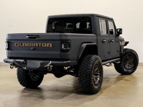 Used 2025 Jeep Gladiator Rubicon w/ Safety Group AWD/4WD image 8