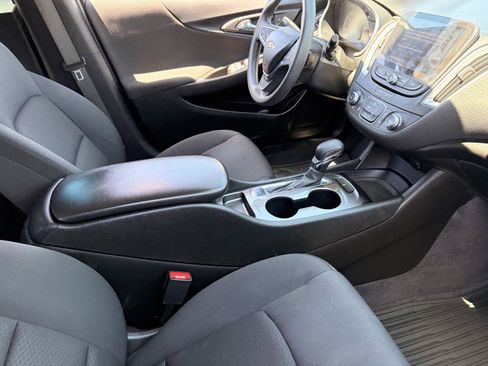 Used 2022 Chevrolet Malibu LS w/ LPO, Convenience Package 2 FWD image 11