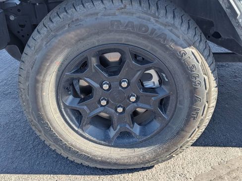 Used 2023 Jeep Wrangler Unlimited AWD/4WD image 12