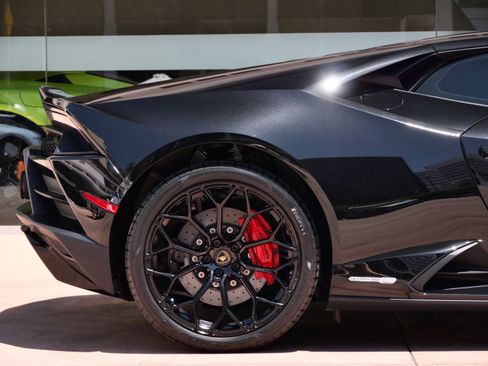 Used 2023 Lamborghini Huracan EVO RWD image 13