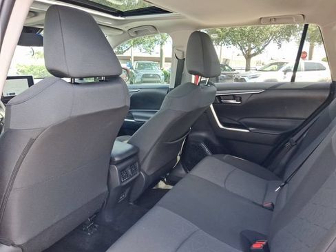 Used 2025 Toyota RAV4 XLE w/ Convenience Package FWD image 5