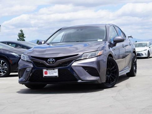 Used 2020 Toyota Camry SE w/ Carpet Mat Package FWD image 4