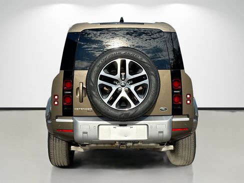 Used 2022 Land Rover Defender 110 XS Edition image 4