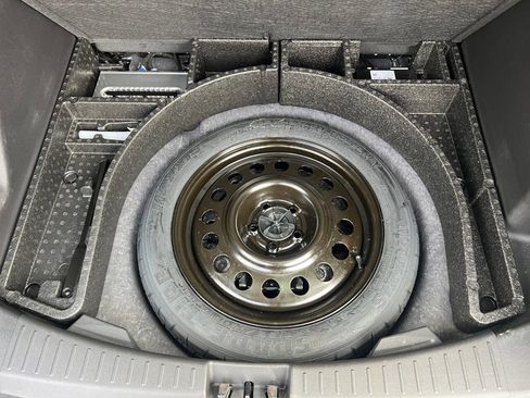 Used 2019 Ford Escape Titanium image 9