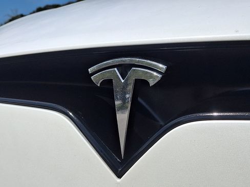 Used 2022 Tesla Model X AWD/4WD image 32