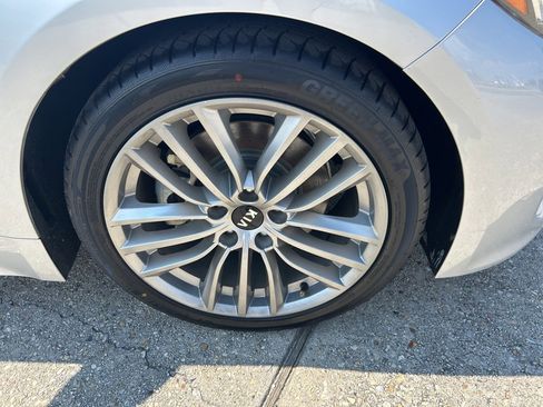 Used 2018 Kia Stinger Base image 23