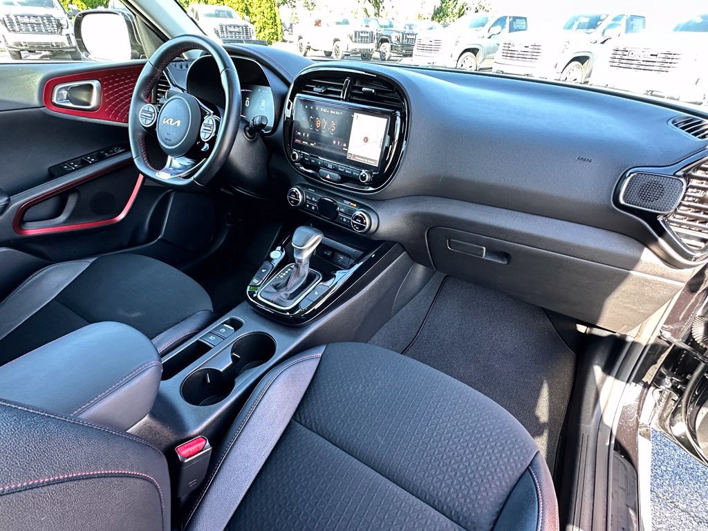 Used 2023 Kia Soul GT-Line w/ GT-Line Technology Package FWD image 14