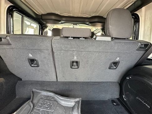 Used 2023 Jeep Wrangler Unlimited AWD/4WD image 22