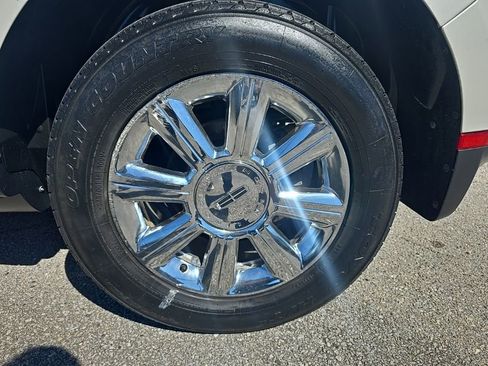 Used 2007 Lincoln MKX Base image 9