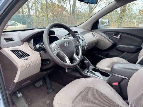 Used 2011 Hyundai Tucson GLS image 10