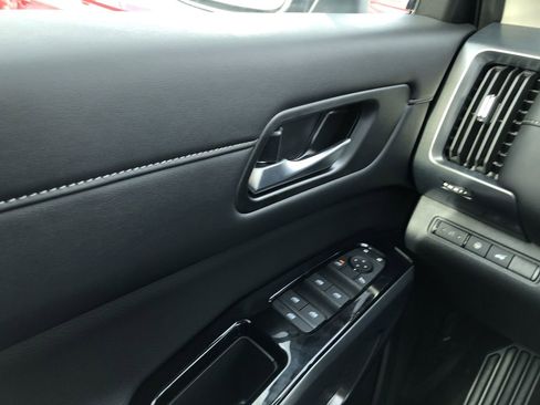 New 2025 Nissan Pathfinder SL image 22