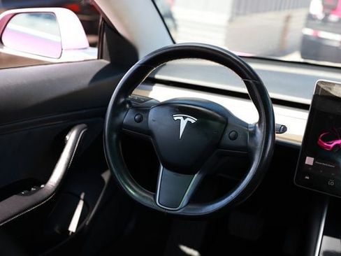 Used 2019 Tesla Model 3 Standard Range RWD image 34