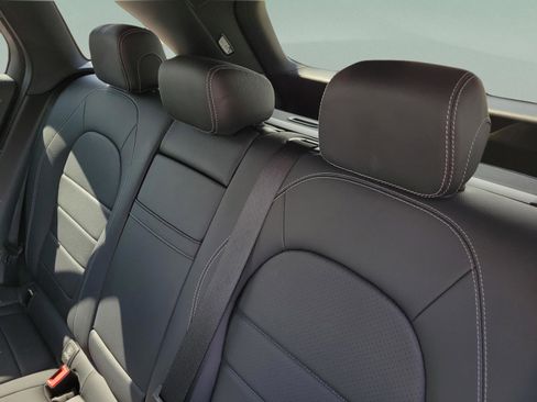 Certified 2022 Mercedes-Benz GLC 300 image 8