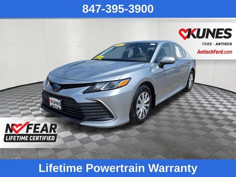 Used 2022 Toyota Camry LE FWD image 3