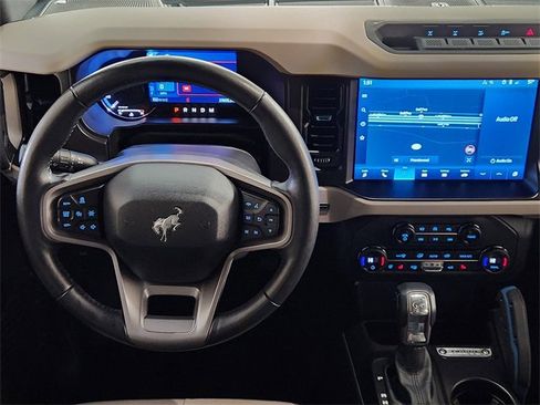 Used 2023 Ford Bronco Wildtrak image 26