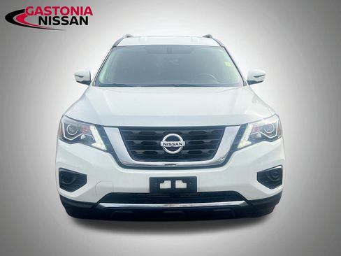 Used 2020 Nissan Pathfinder S image 2