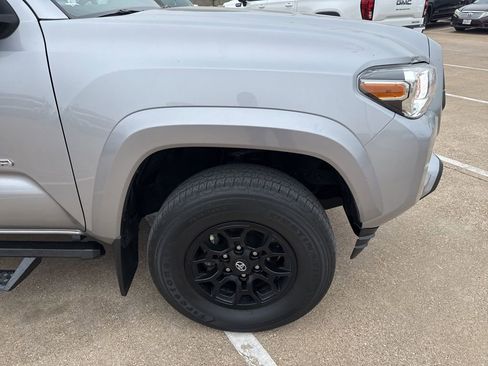 Used 2021 Toyota Tacoma SR5 w/ Technology Package image 4