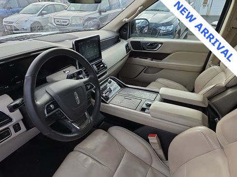 Used 2020 Lincoln Navigator Reserve w/ Equipment Group 208A Reserve image 9