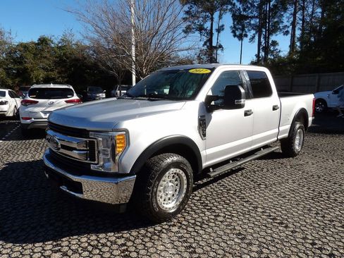Used 2017 Ford F250 XLT image 3
