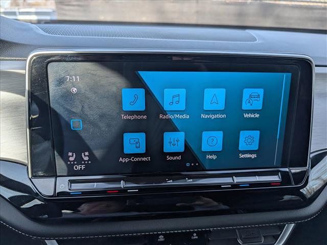 Certified 2024 Volkswagen Atlas Cross Sport SE AWD/4WD image 38