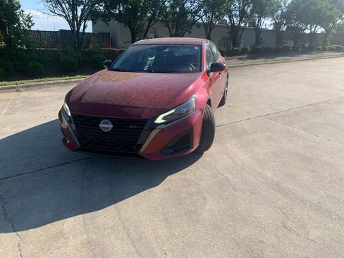 Used 2025 Nissan Altima 2.5 SR image 3