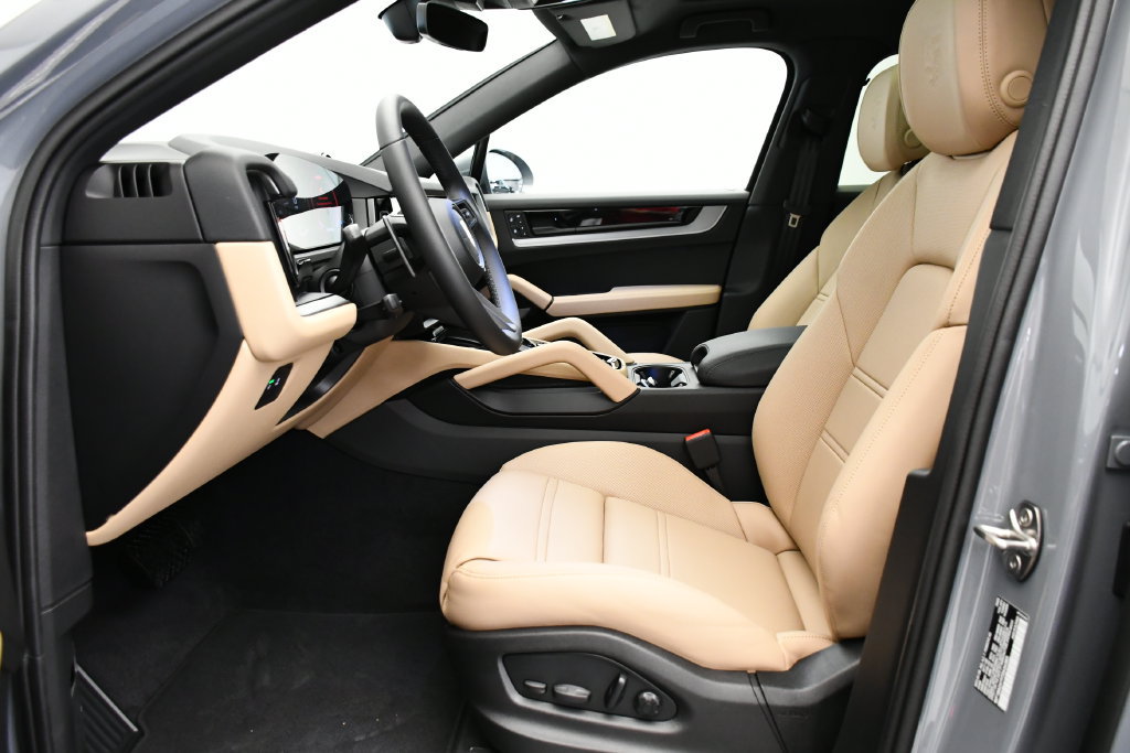 Certified 2026 Porsche Cayenne Coupe AWD/4WD image 43