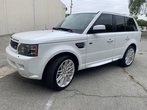 Used 2012 Land Rover Range Rover Sport HSE AWD/4WD image 3
