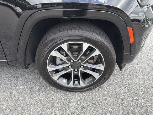 Used 2022 Jeep Grand Cherokee L Overland w/ Luxury Tech Group IV AWD/4WD image 14