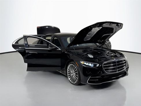 Used 2023 Mercedes-Benz S 500 4MATIC image 36