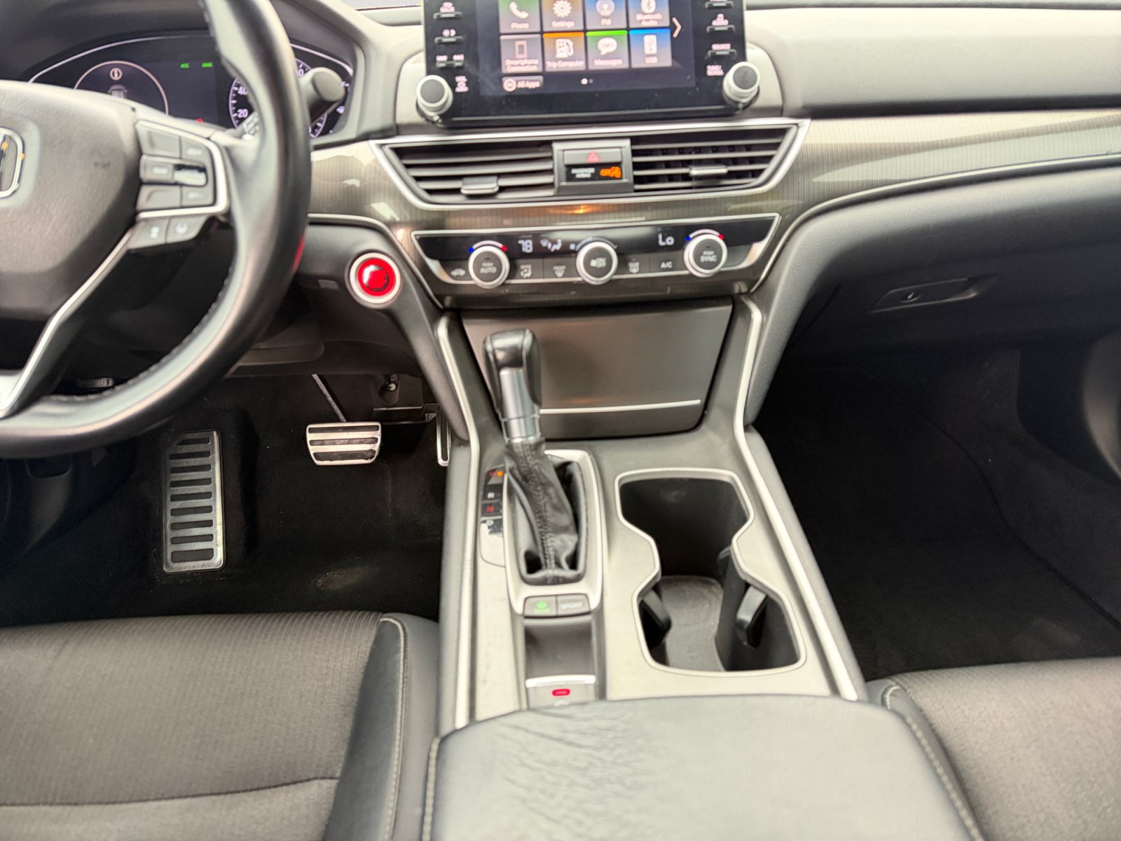 Used 2018 Honda Accord Sport image 11