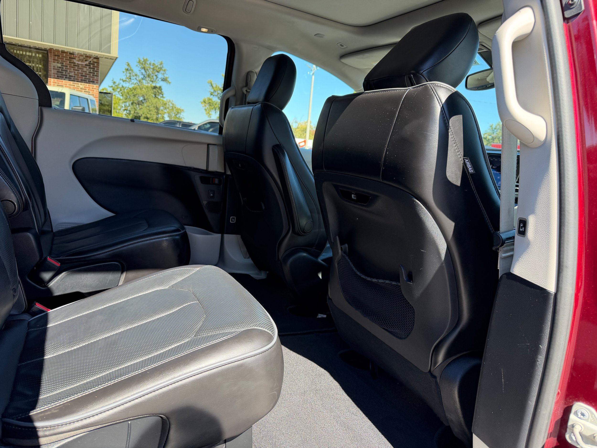 Used 2019 Chrysler Pacifica Limited FWD image 13