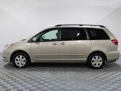 Used 2004 Toyota Sienna XLE w/ XLE Pkg 16 FWD image 3