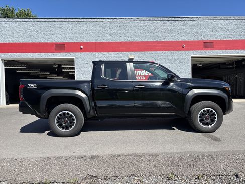 Certified 2024 Toyota Tacoma TRD Off-Road AWD/4WD image 2