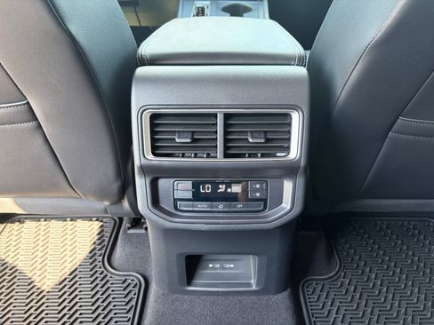 Certified 2024 Volkswagen Atlas SE AWD/4WD image 32