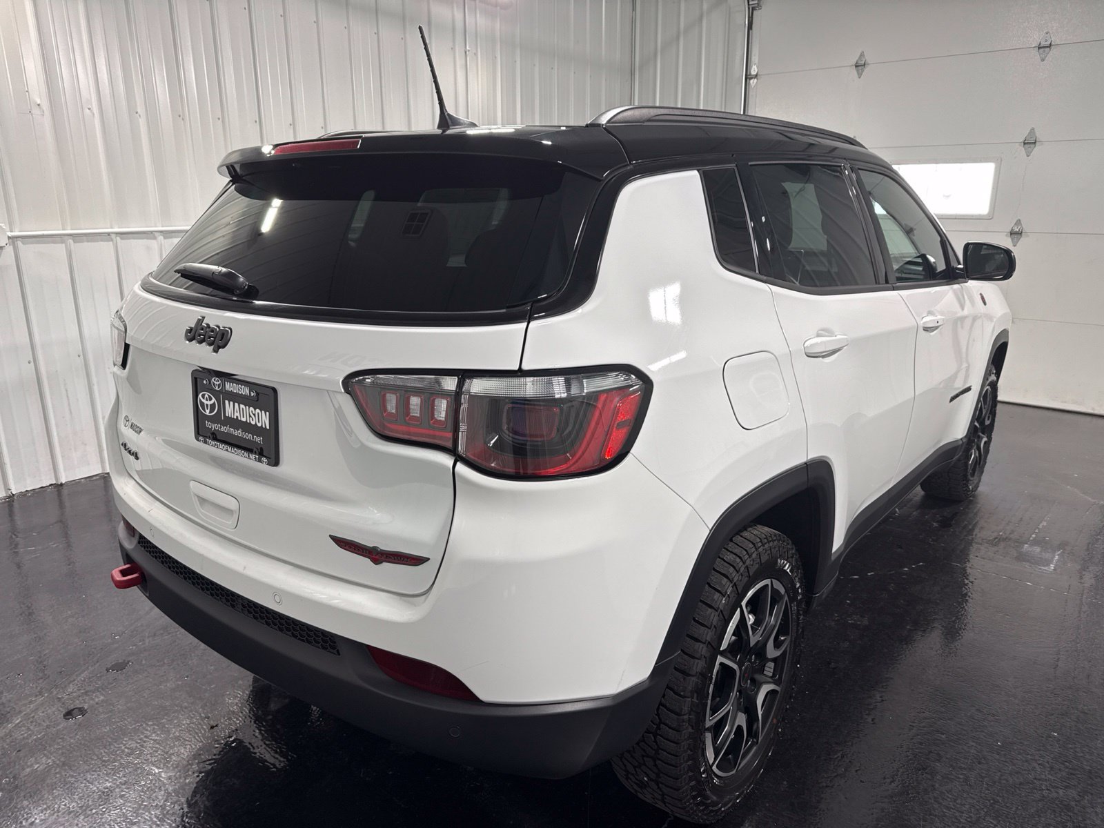 Used 2026 Jeep Compass Trailhawk AWD/4WD image 4