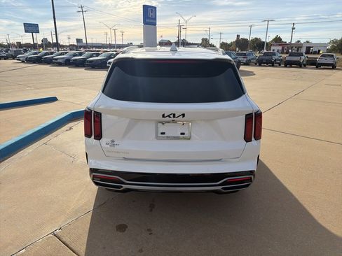 Used 2023 Kia Sorento S image 16