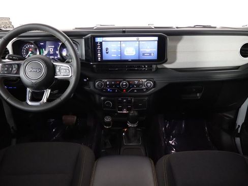Used 2024 Jeep Wrangler Unlimited Sahara AWD/4WD image 13