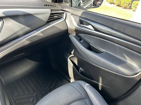 Certified 2023 Buick Enclave Essence image 17