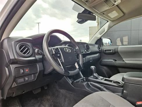 Used 2022 Toyota Tacoma SR image 2