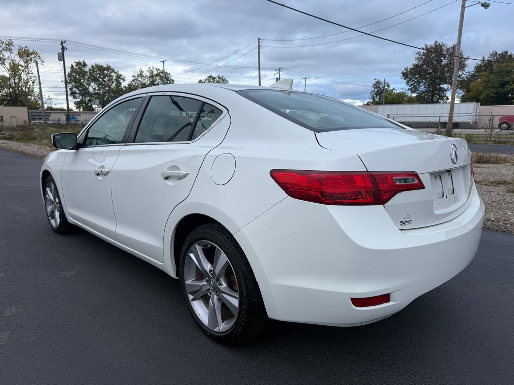 Used 2013 Acura ILX w/ Premium Package FWD image 3