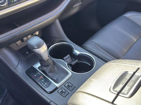 Used 2019 Toyota Highlander XLE image 33