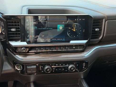 Used 2023 Chevrolet Silverado 1500 LT Trail Boss w/ LT Trail Boss Premium Package AWD/4WD image 19
